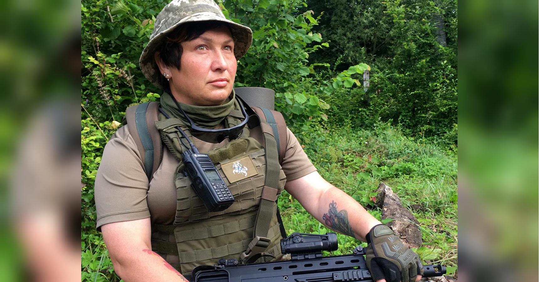 «Під час обстрілу я згадувала чоловіка та молилась»: у родині Олени Кукли всі захищали Україну — вона, її син, чоловік і брат