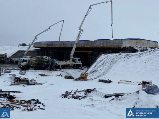 На «Большой стройке» первого украинского хайвея забетонировали путепровод на пересечении с трассой М-03