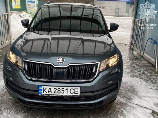 Не поступився дорогою авто-леді: у Києві поліцейський автомобіль-фантом потрапив в аварію