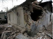 зруйнований будинок на Донбасі