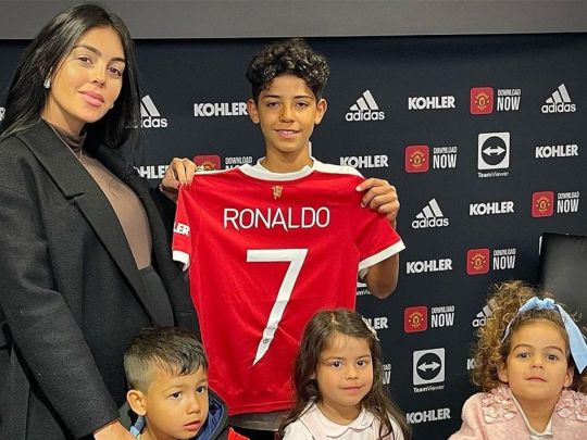 Кріштіану Роналду-молодший на презентації у Манчестер Юнайтед