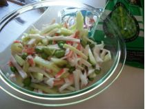 Вкусный салат "из двух ингредиентов": Настя Монахова поделилась необычным рецептом