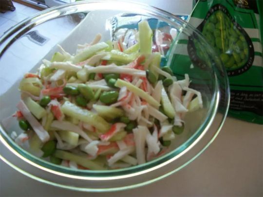 Вкусный салат "из двух ингредиентов": Настя Монахова поделилась необычным рецептом