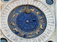 Часы со знакми зодиака