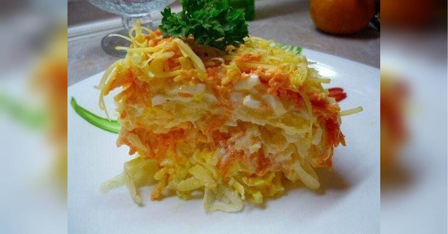 Как приготовить Классический салат Французский с яблоком, морковью и сыром рецепт пошагово
