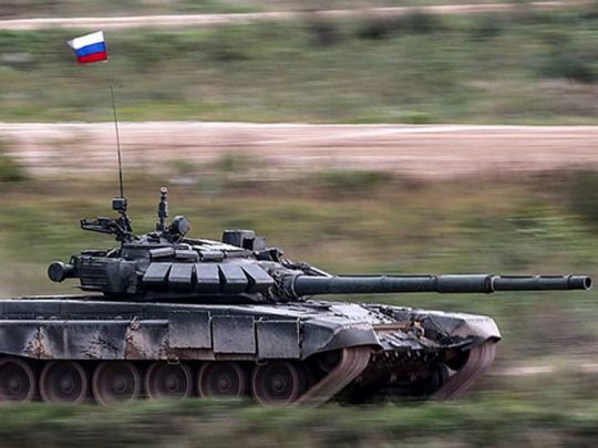 Агрессор атакует Украину по всем периметру госграницы: из оккупированного Крыма движется колонна танков