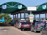 Поляки отказываются пропускать некоторые автомобили с беженцами из Украины: в Госпогранслужбе назвали причину