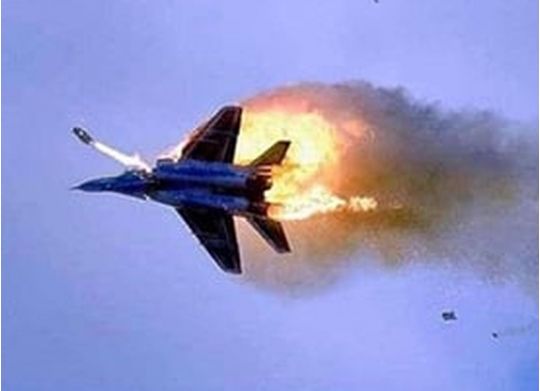 Российский самолет горит
