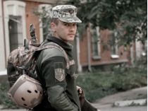 «Я люблю тебе, український солдате»: боєць з Вінниці розчулив мережу розповіддю про порятунок дівчинки