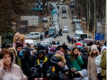Украинцы в очереди на границе