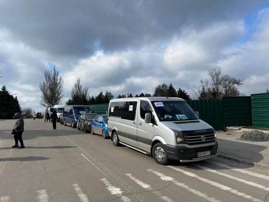 В Офисе Президента сообщили, что первые эвакуированные из Энергодара уже отправились в Запорожье