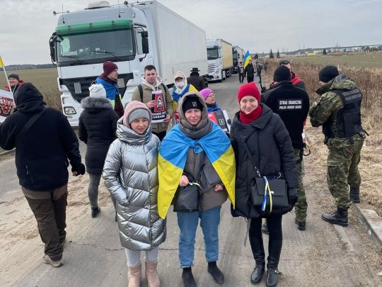 Активісти перекрили дорогу фурам