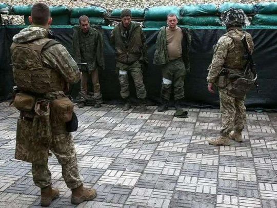 полонені російські військові