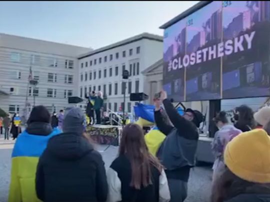 В Берлине проходит массовый митинг в поддержку Украины с требованием закрыть небо над страной