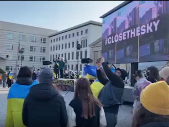 У Берліні відбувається масовий мітинг на підтримку України з вимогою закрити небо над країною
