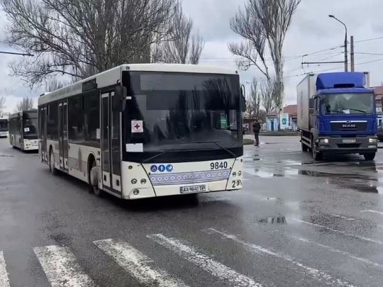 Гуманітарними коридорами у понеділок вдалося вивезти 8 057 людей – Офіс Президента