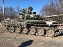 Разбитый в Украине российский танк