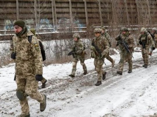 військові