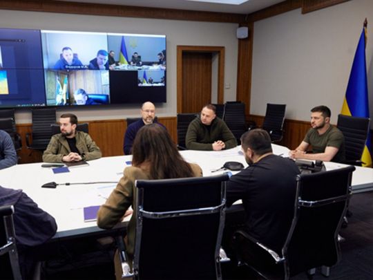 ОП та уряд розробляють рішення для підтримки економіки в умовах воєнного часу – Тимошенко