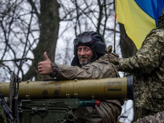 Розгром під Дронівкою: ЗСУ знищили десятки одиниць бронетехніки рашистів на Донбасі (відео)