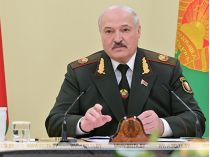 Олександр Лукашенко на нараді у Міністерстві оборони РБ