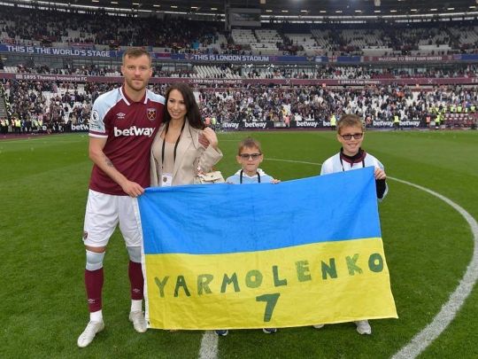 Андрей Ярмоленко с семьей 