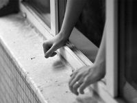 Оставила предсмертную записку: в Одессе 11-летняя девочка выпрыгнула из окна