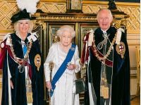 Королева Елизавета II, принц Чарльз и Камилла