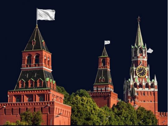 Білі прапори над кремлем