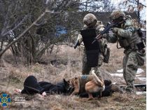 Збиралися «влитися» в тероборону та шкодити Україні: на Дніпропетровщині викрили двох ворожих агентів