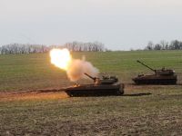 Работают львовские десантники: украинские воины показали эффектное уничтожение бронетехники врага (видео 18+)