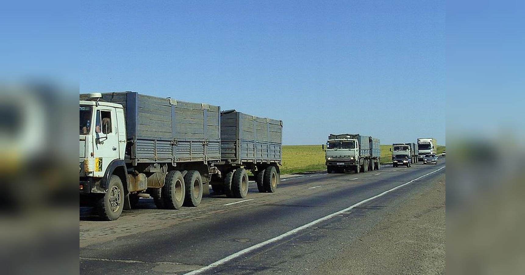 Под Мелитополем россияне на Камазе раздавили легковушку с людьми - «ФАКТЫ»