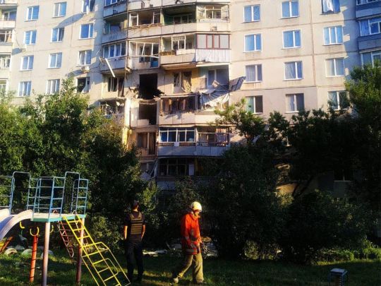 Російські фашисти вдарили ракетами по Миколаївській та Харківській областях: є постраждалий, у містах руйнування