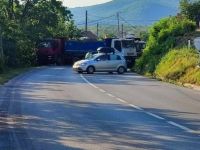 Серби перекрили дороги у Косово