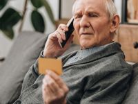 Заполнить анкету без риска для жизни: в Украине увеличилось количество онлайн-услуг для пенсионеров