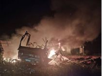 Рашисти обстріляли вночі Дніпропетровщину: зруйновано будинки та споруди, виведено з ладу газопровід (фото)