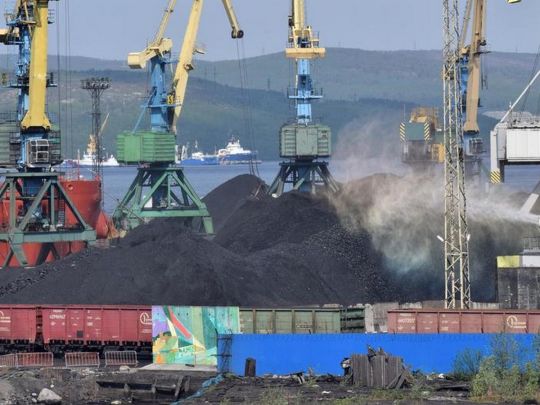 Вугілля в порту Мурманська