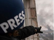 Знімальна група «Українського Свідка» потрапила під обстріл в Авдіївці