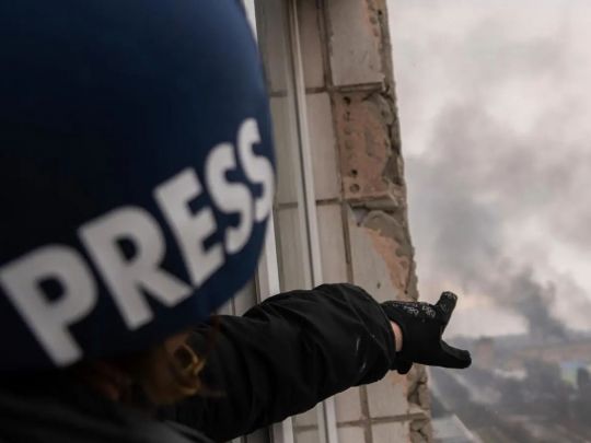 Знімальна група «Українського Свідка» потрапила під обстріл в Авдіївці