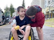 Мама и&nbsp;отчим погибли сразу: медикам удалось спасти двух братьев, в&nbsp;дом которых попала ракета рашистов