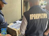 Попасть в&nbsp;ЕС за&nbsp;3 тысячи долларов: мошенник организовал &laquo;бизнес&raquo; по&nbsp;&laquo;записи в&nbsp;волонтеры&raquo; с&nbsp;правом выезда за&nbsp;границу