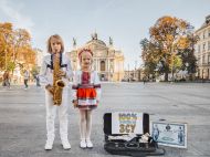 Такую страну невозможно победить: 5-летняя девочка стала рекордсменкой, собрав для нужд ВСУ более 35 тысяч грн