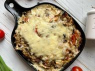 Пирог-жульен с&nbsp;грибами и&nbsp;сыром: вкусно и&nbsp;минимум калорий