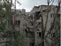 Разрушенная казарма россиян в Кадиевке