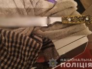 Від отриманих травм помер на&nbsp;місці: на&nbsp;Закарпатті жінка вбила ножем власного брата
