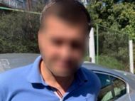 Відштовхнув господиню і&nbsp;вибіг із&nbsp;квартири з&nbsp;грошима та&nbsp;обручкою: у&nbsp;Києві жінка застала вдома грабіжника