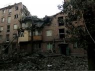 Оккупанты нанесли авиаудар по&nbsp;многоэтажке в&nbsp;Бахмуте: обрушилось три подъезда, под завалами могут находиться люди
