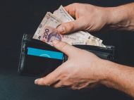 Курс доллара растет: увеличат&nbsp;ли пенсии
