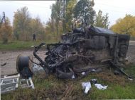 Смерть на&nbsp;роботі: у&nbsp;Сумській області авто зв'язківців наїхало на&nbsp;міну, є&nbsp;загиблі та&nbsp;поранені