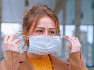 Ковід атакує: захисні маски повертаються до&nbsp;Києва